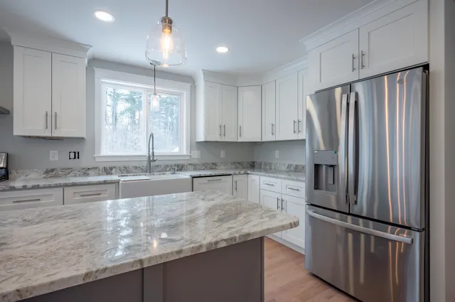 $799,900 | 11 Nash Lane, Epsom, NH 03234