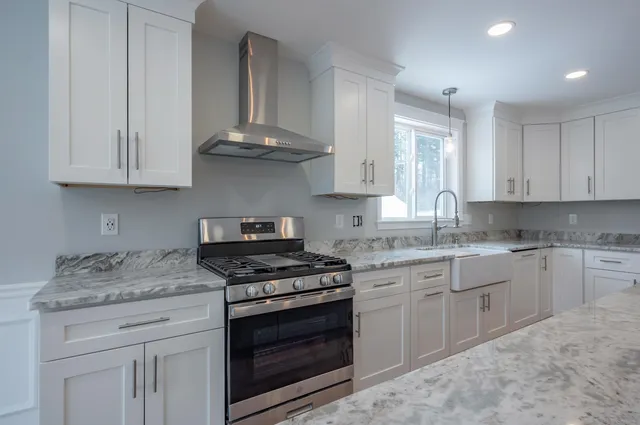 $799,900 | 11 Nash Lane, Epsom, NH 03234