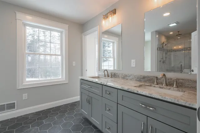 $799,900 | 11 Nash Lane, Epsom, NH 03234