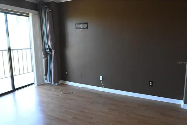 a bathroom with a tub
