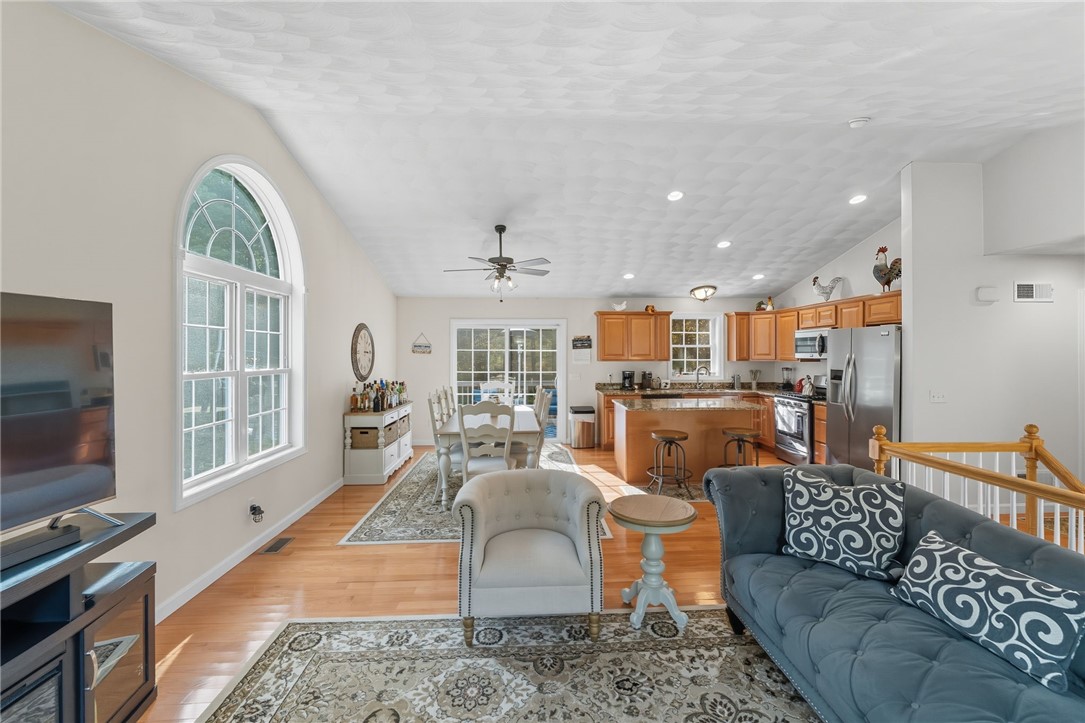 2 Reynolds Road Glocester, RI 02814 - Photo 7 of 49