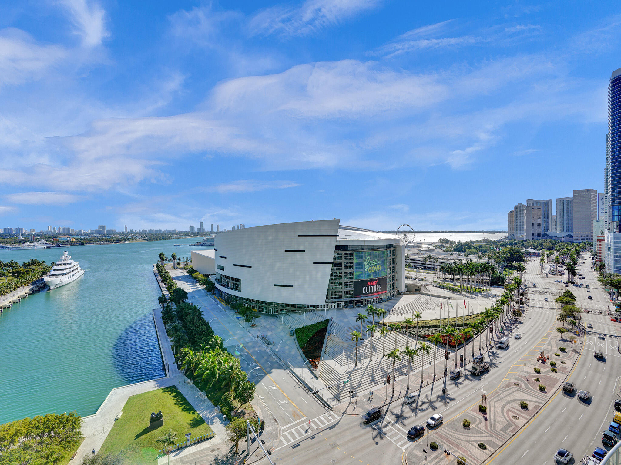 888 Biscayne Boulevard, Unit 811 Miami, FL 33132 - Photo 43 of 48 an aerial view of multiple houses with yard