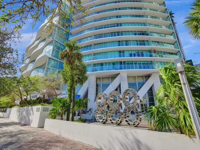 $578,000 | 888 Biscayne Boulevard, Unit 811, Miami, FL 33132