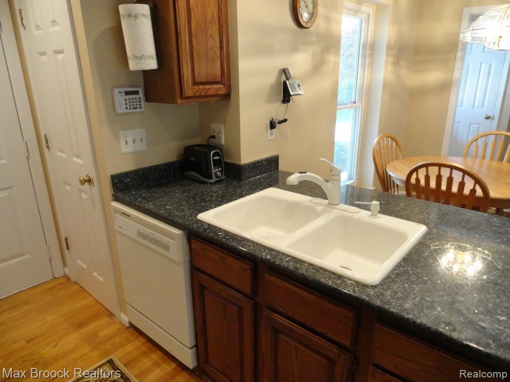 2071 North Fairview Lane Rochester Hills, MI 48306 - Photo 17 of 40