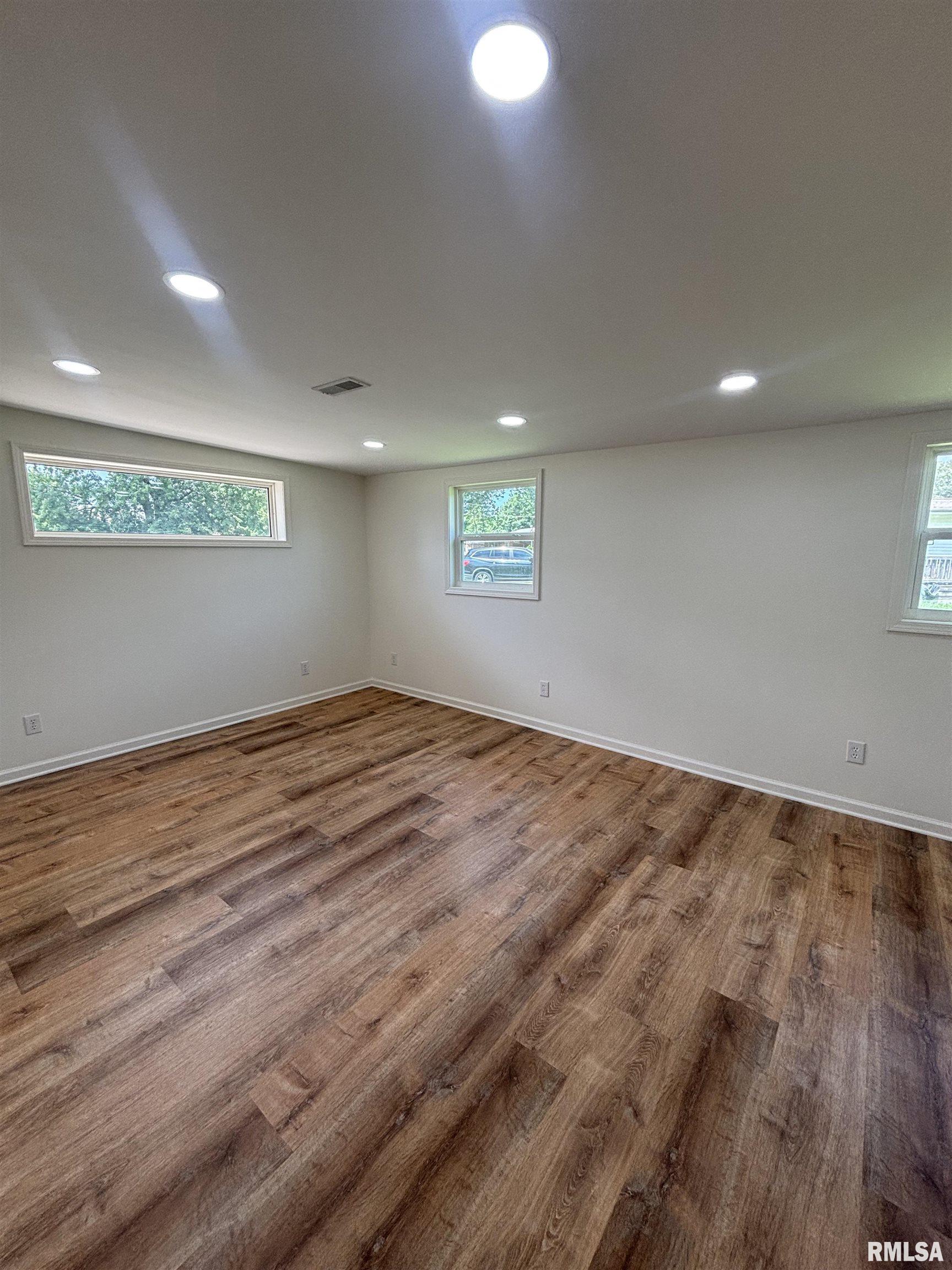 208 Dorris Drive Metropolis, IL 62960 - Photo 5 of 16