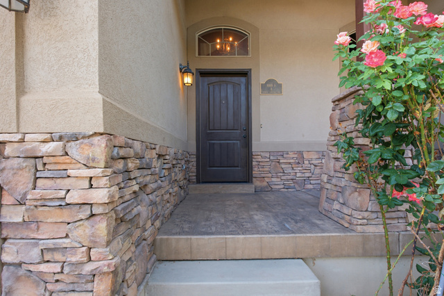 4444 South Cross Creek Road, Unit 19A Ogden, UT 84401 - Photo 2 of 27