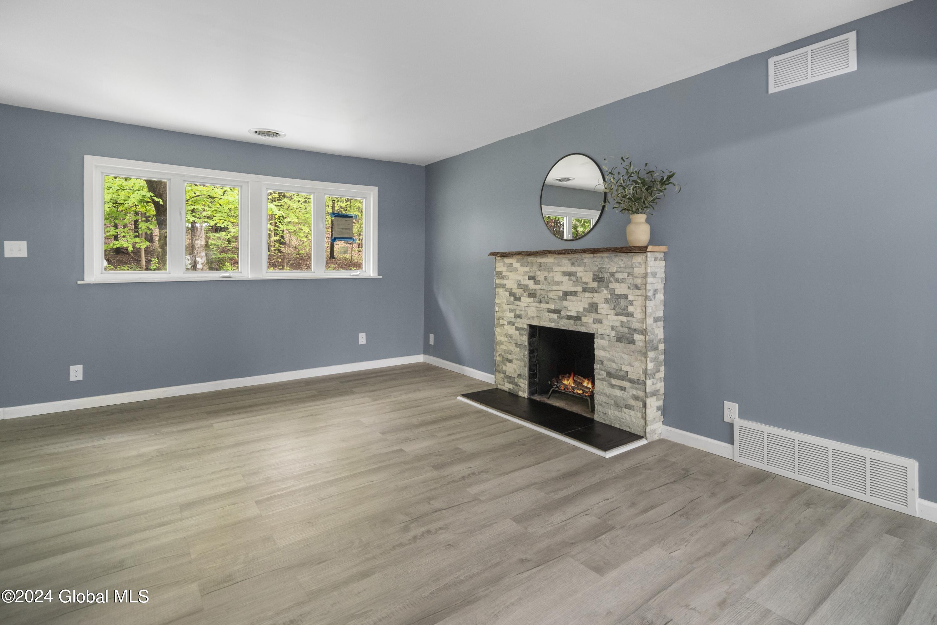 9 Southgate Road Colonie, NY 12211 - Photo 3 of 25 Interior 02