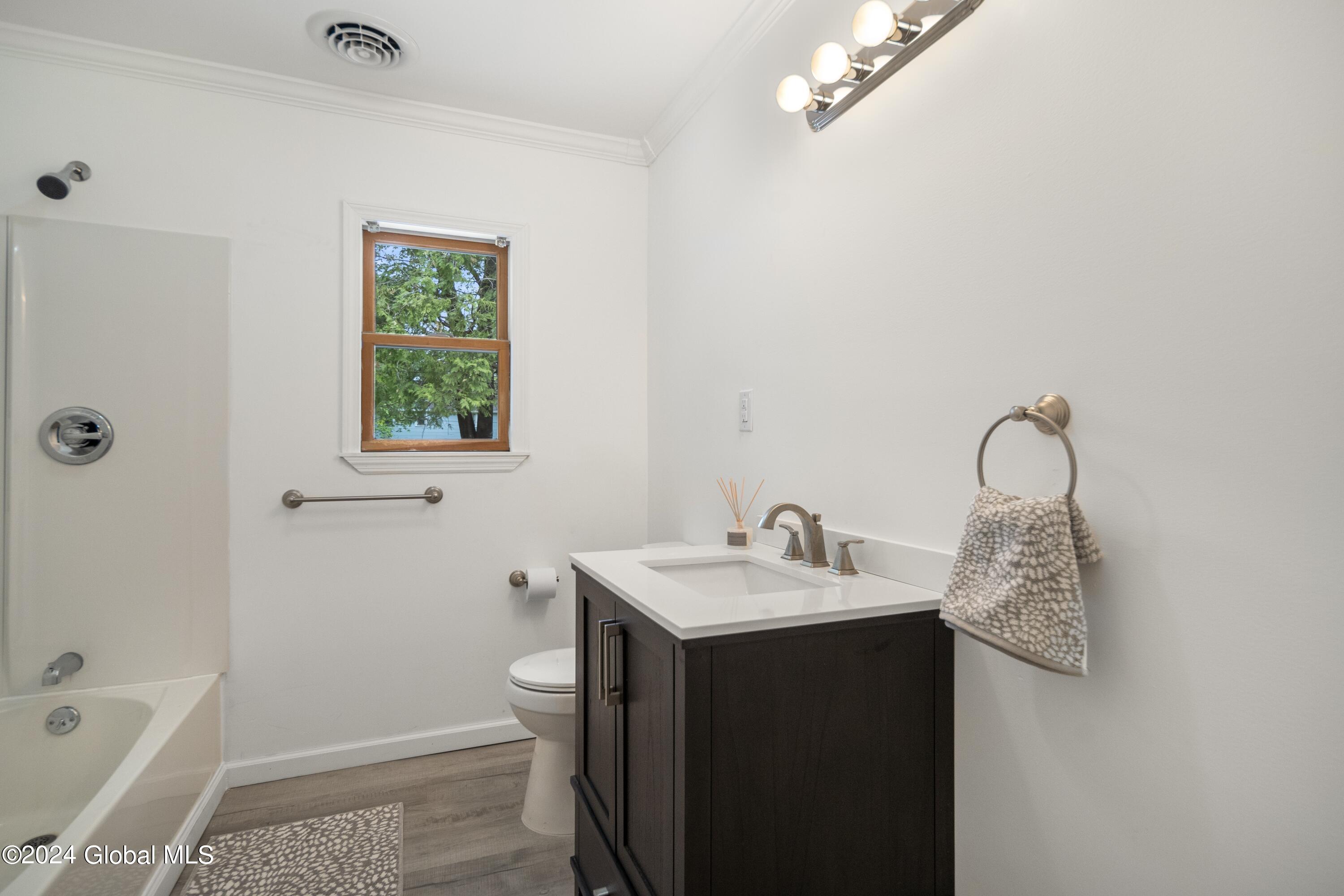 9 Southgate Road Colonie, NY 12211 - Photo 8 of 25 Interior 07