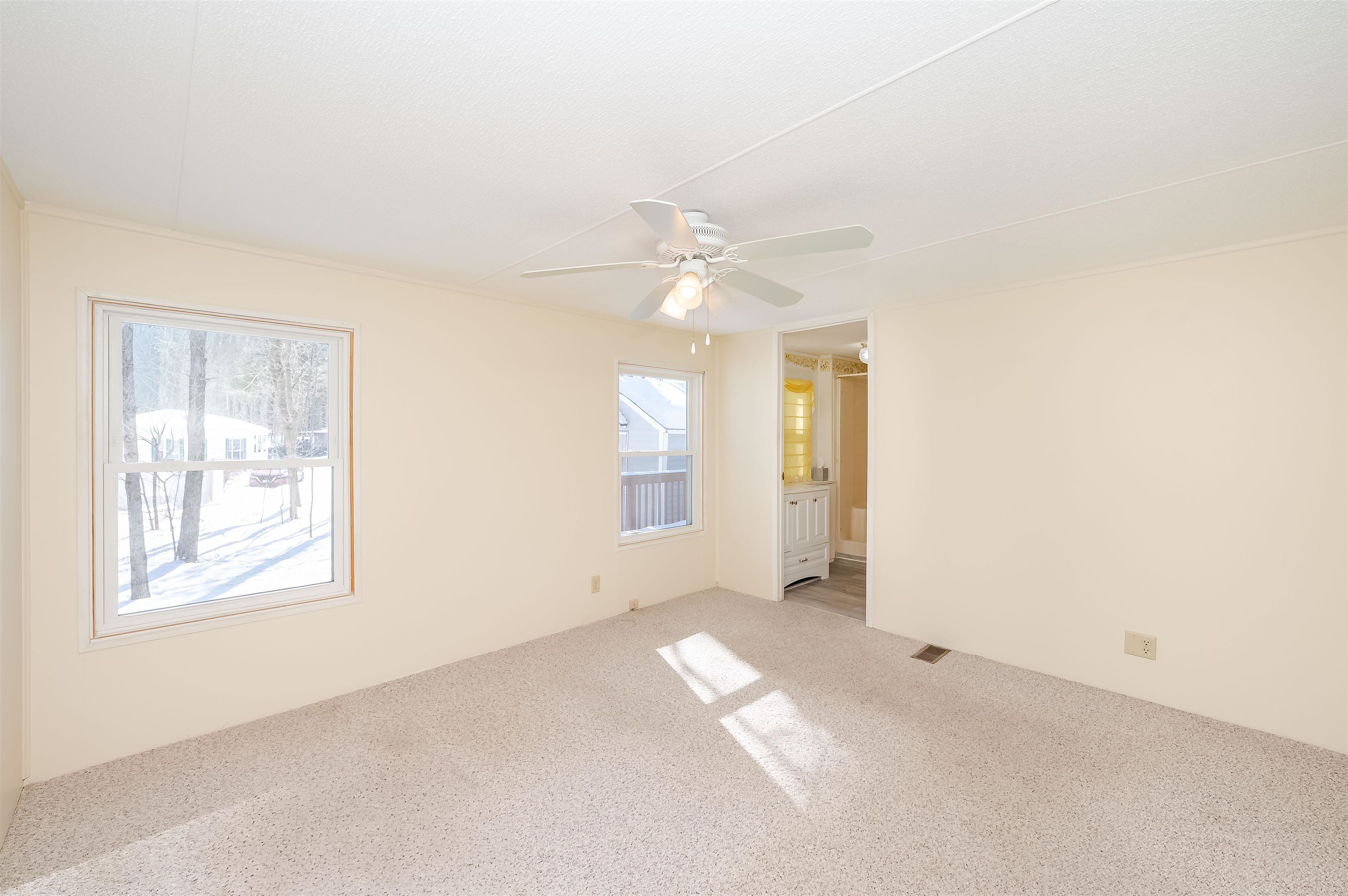 10 York Court Rochester, NH 03868 - Photo 12 of 45