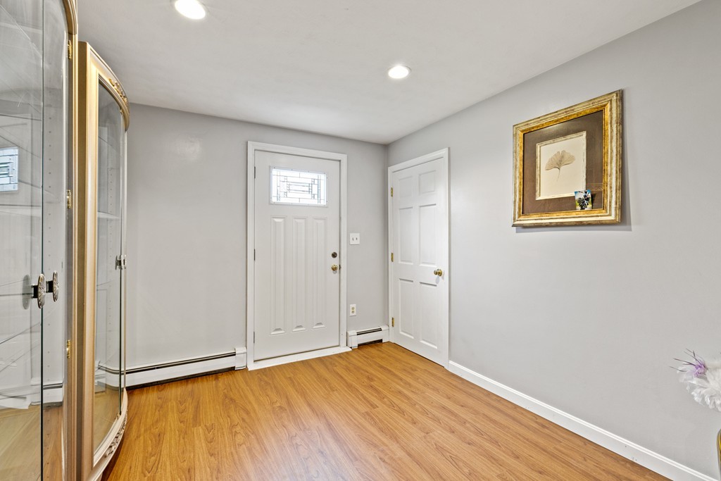 16 Lisa Road Peabody, MA 01960 - Photo 3 of 30 Gallery Image 3