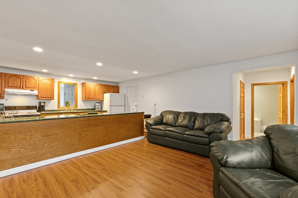 16 Lisa Road Peabody, MA 01960 - Photo 7 of 30 Gallery Image 7