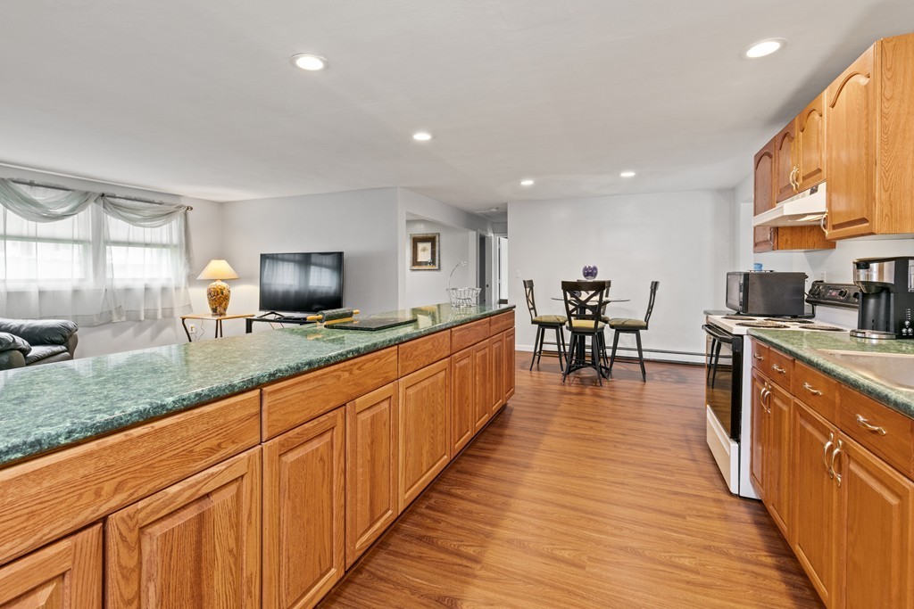 16 Lisa Road Peabody, MA 01960 - Photo 9 of 30 Gallery Image 9