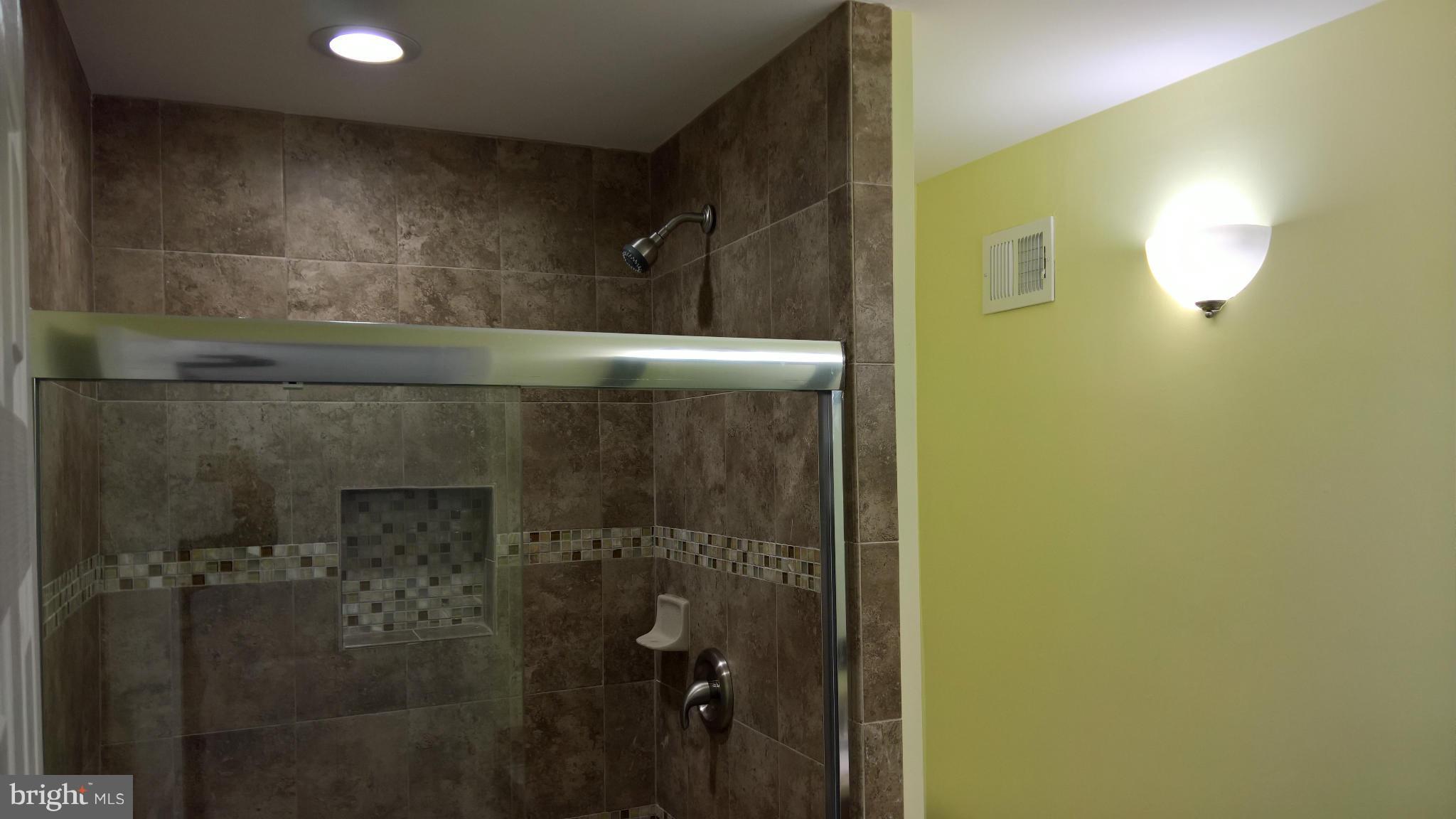 3924 Chantilly Road Chantilly, VA 20151 - Photo 12 of 25 Bath