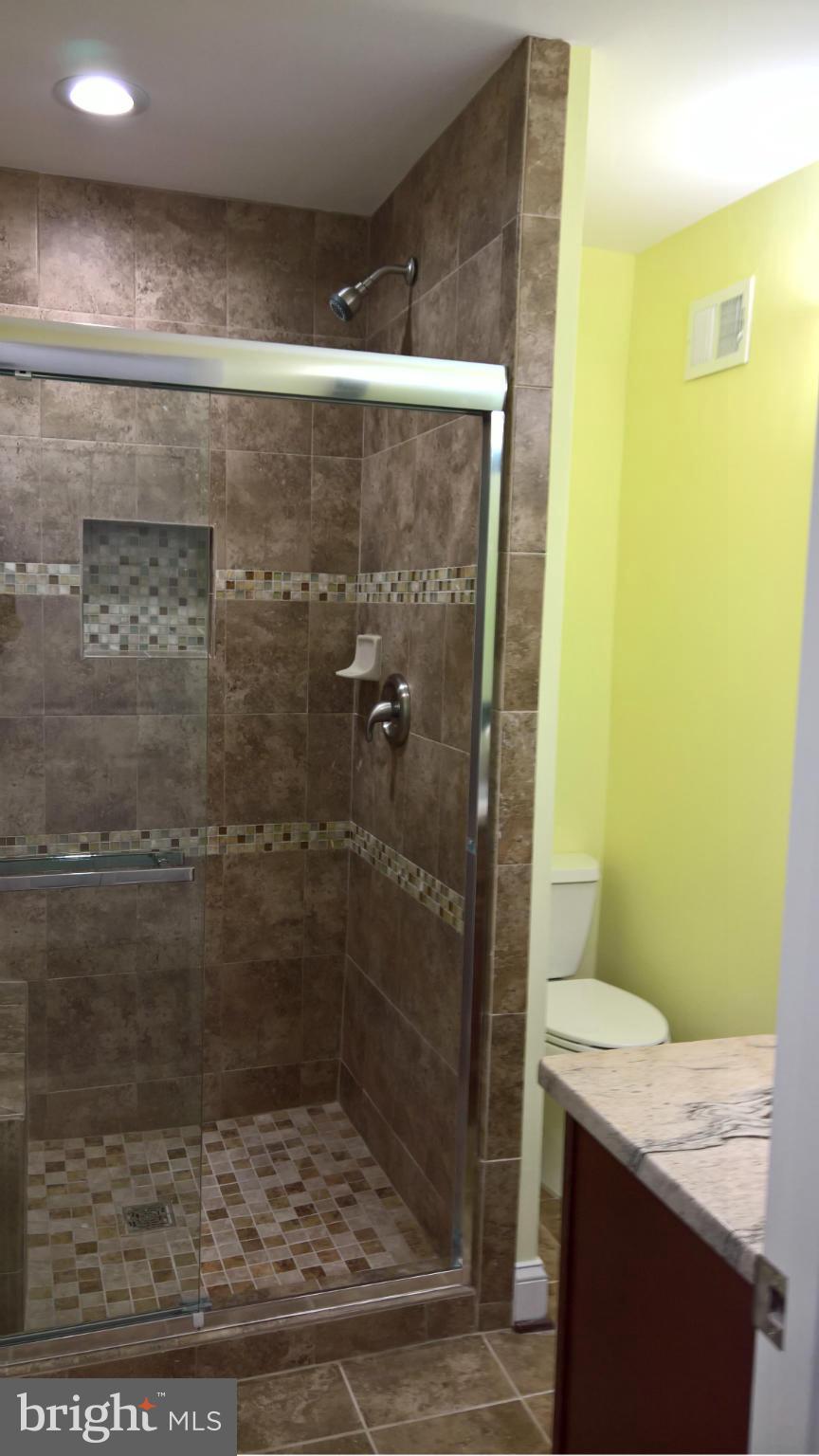 3924 Chantilly Road Chantilly, VA 20151 - Photo 13 of 25 Bath