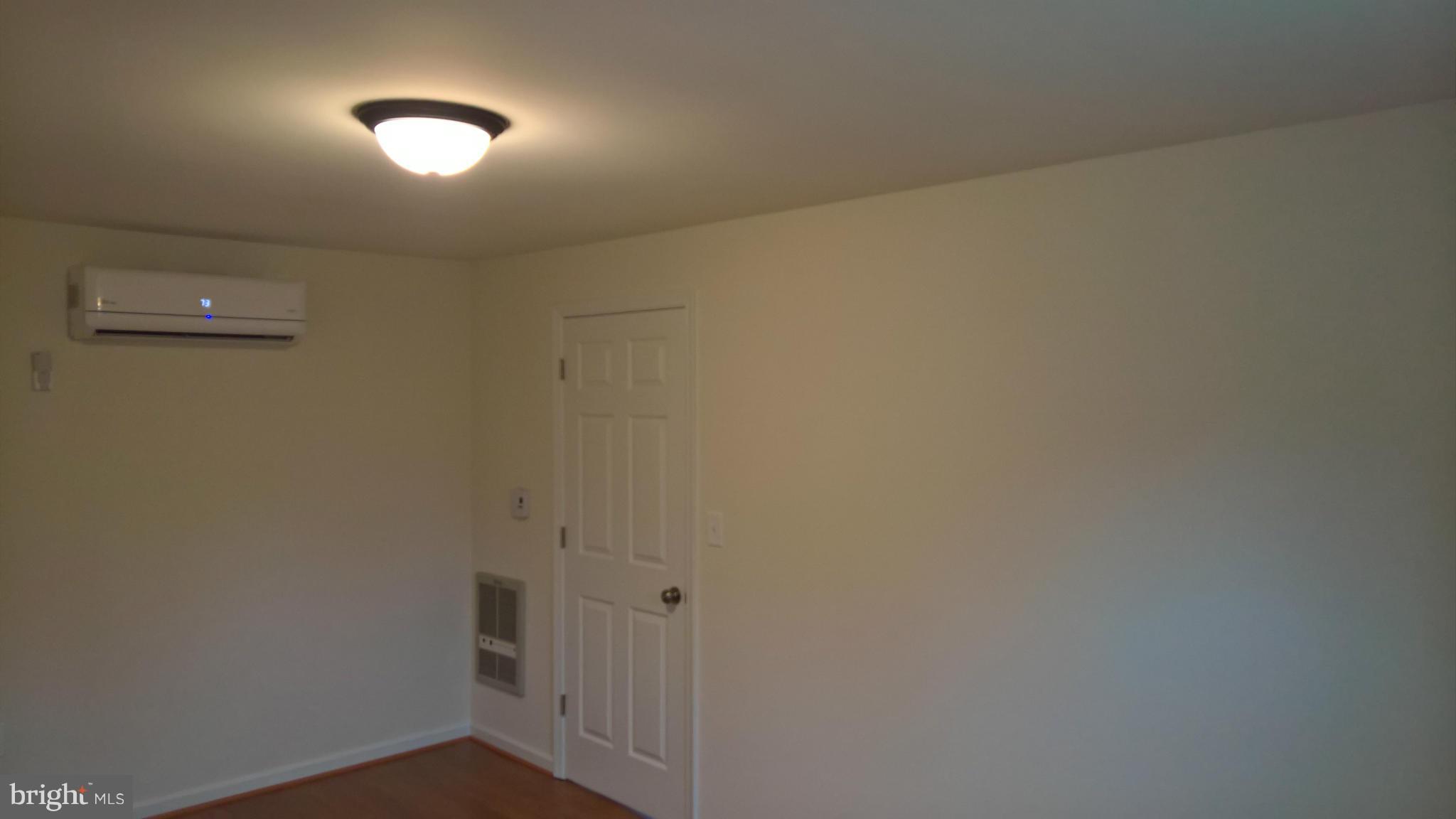 3924 Chantilly Road Chantilly, VA 20151 - Photo 22 of 25 Guest House Bedroom