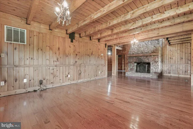 wooden floor in an empty room with wooden floor