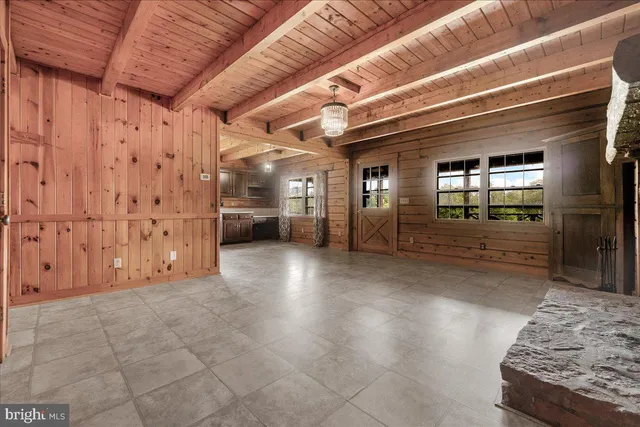 a view of an entryway of the house