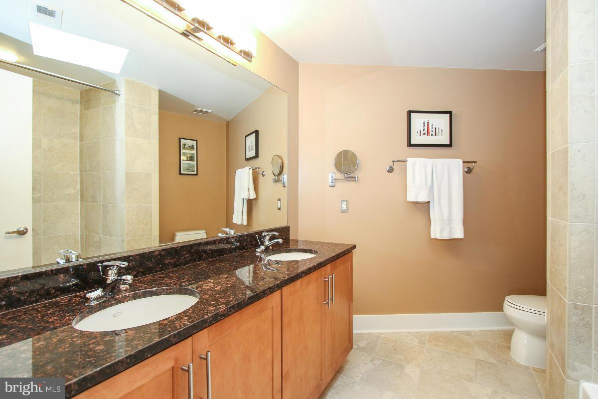 1309 Park Road Northwest, Unit 302 Washington, DC 20010 - Photo 16 of 30 Bath (Master)