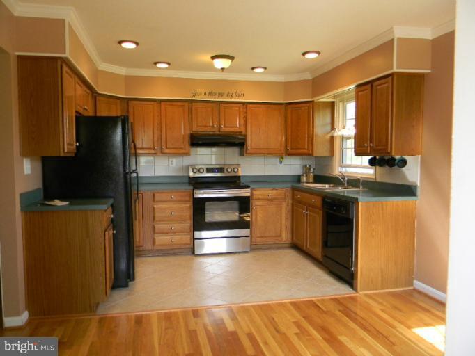 676 Russell Road Berryville, VA 22611 - Photo 10 of 30 Kitchen