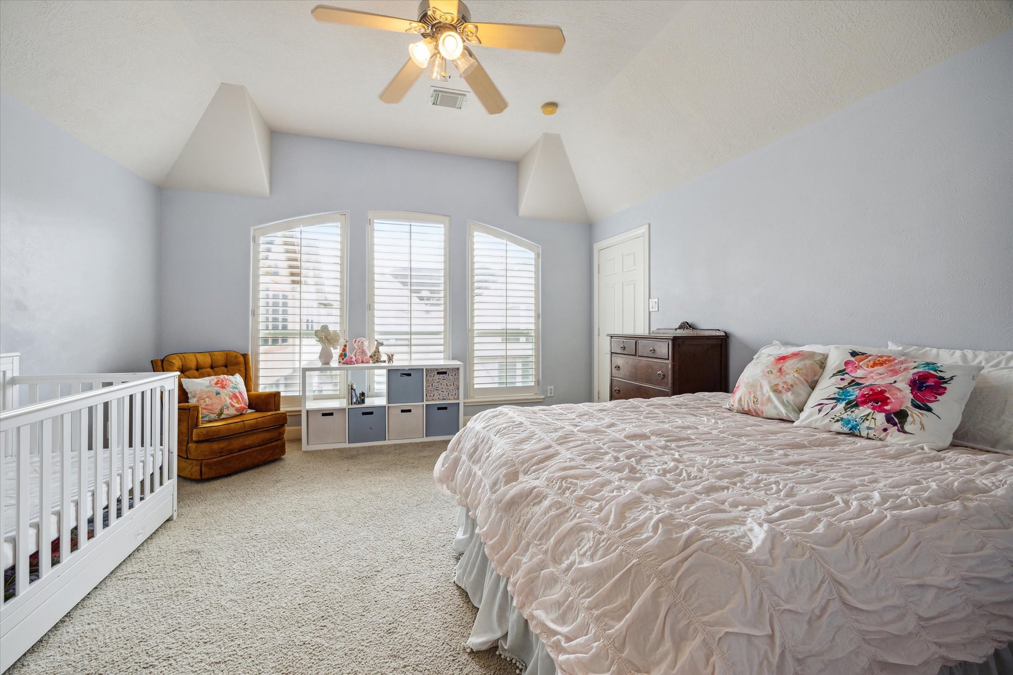 1310 Cohn Street Houston, TX 77007 - Photo 24 of 25 A secondary bedroom with an ensuite bath is located on this floor, along with the laundry room for added convenience.