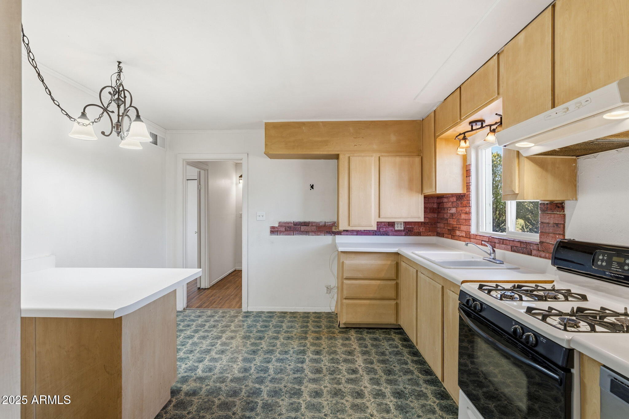 3035 West Williams Road Benson, AZ 85602 - Photo 11 of 37 Kitchen