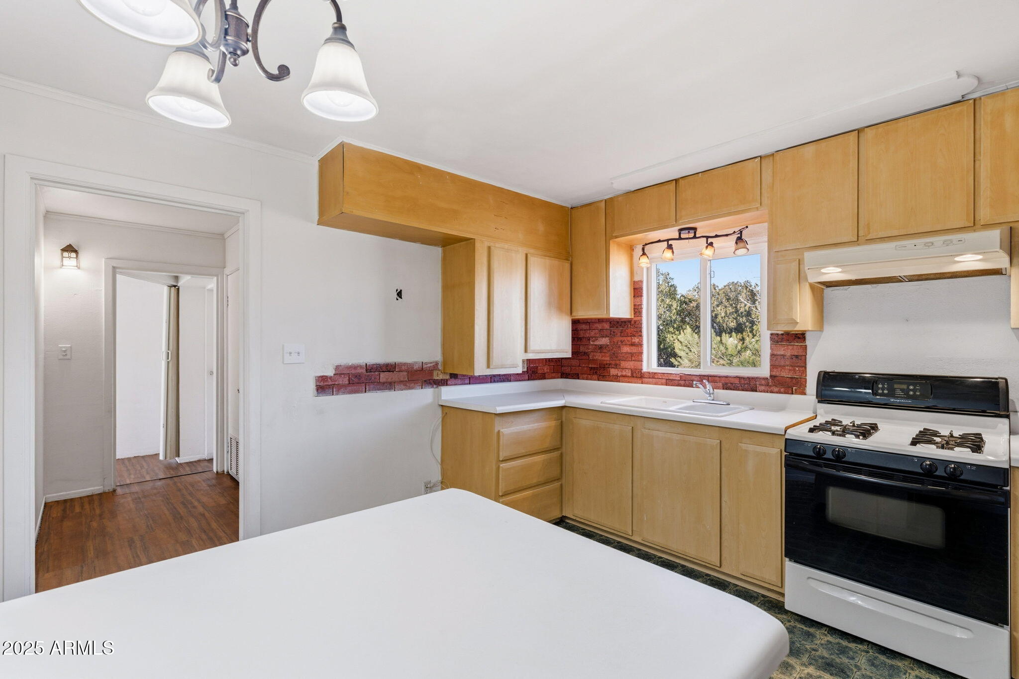 3035 West Williams Road Benson, AZ 85602 - Photo 12 of 37 Kitchen