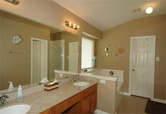 $2,375 | 13110 Rippling Creek Lane, Pearland, TX 77584