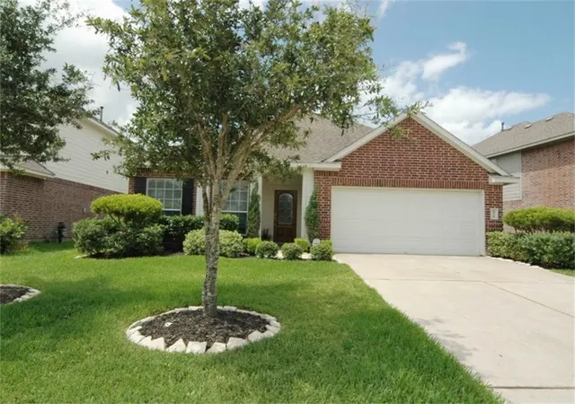 $2,375 | 13110 Rippling Creek Lane, Pearland, TX 77584