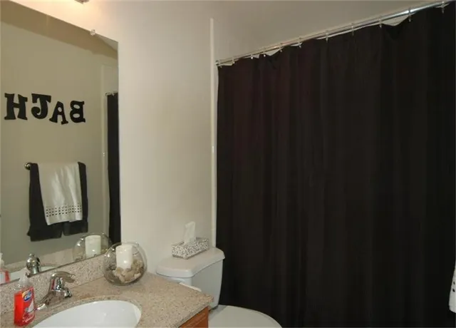 $2,375 | 13110 Rippling Creek Lane, Pearland, TX 77584