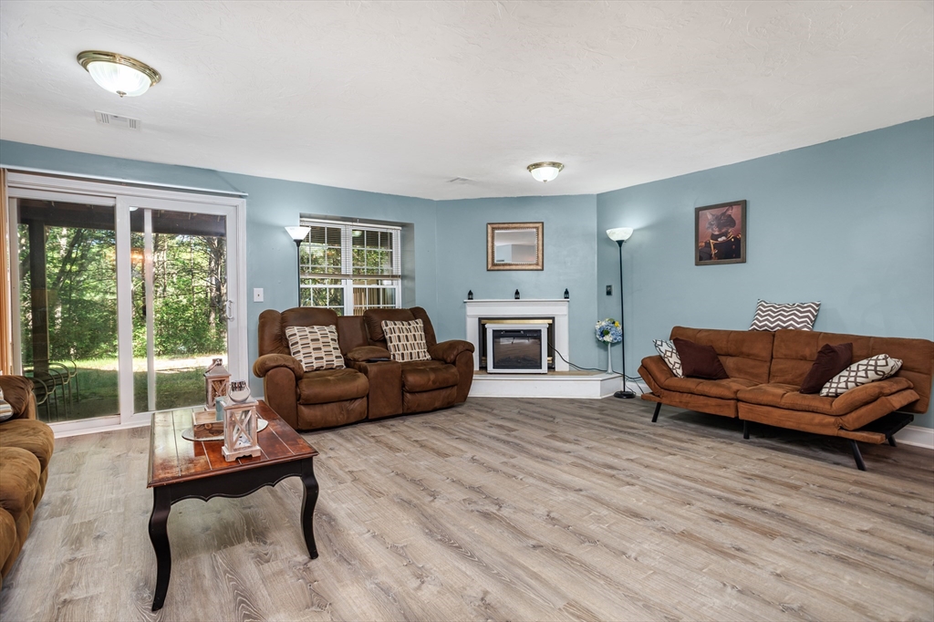 909 Ridgefield Circle, Unit 909C Clinton, MA 01510 - Photo 29 of 40