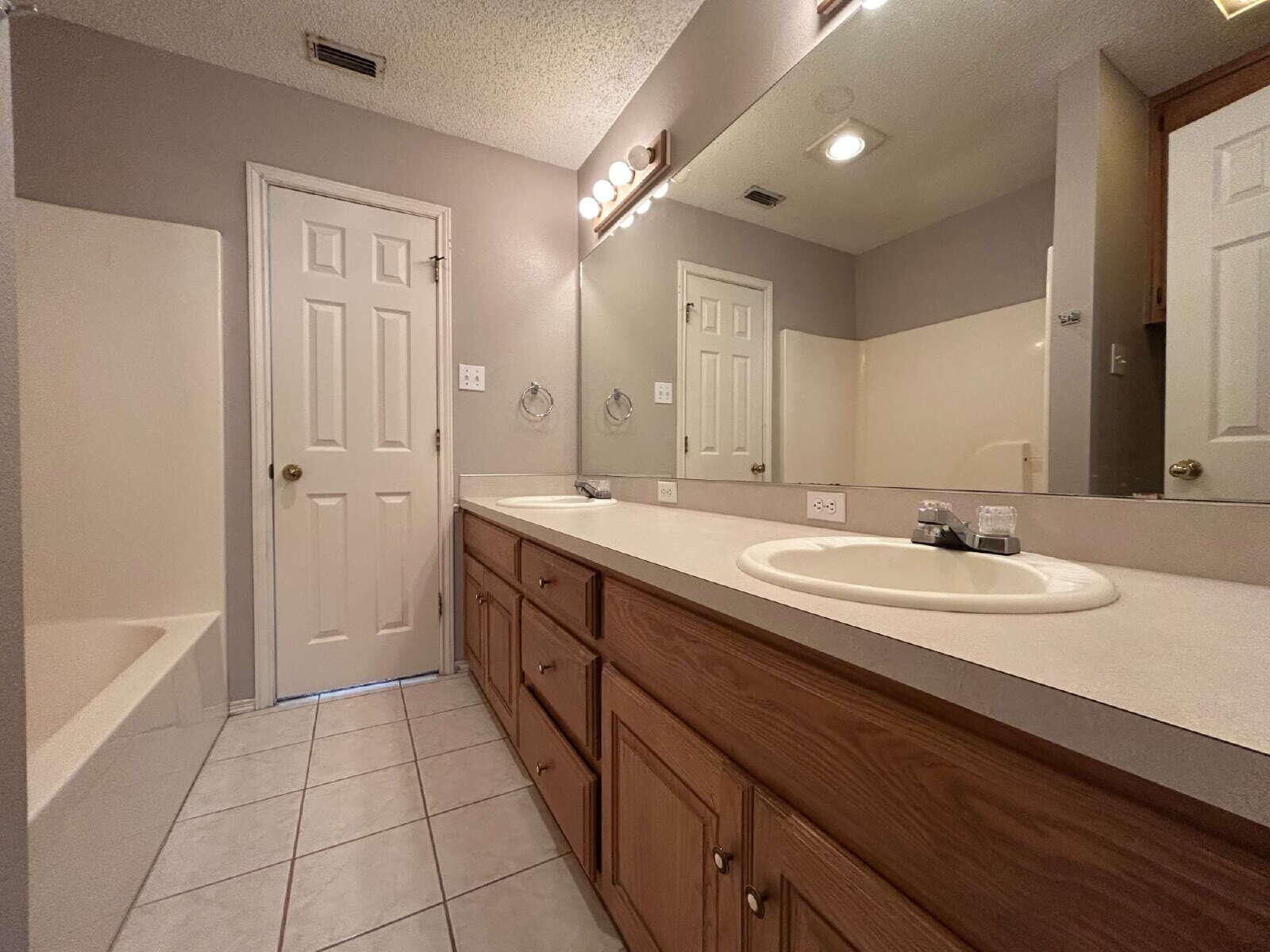 101 Utica Avenue Lubbock, TX 79416 - Photo 7 of 14 large (6)