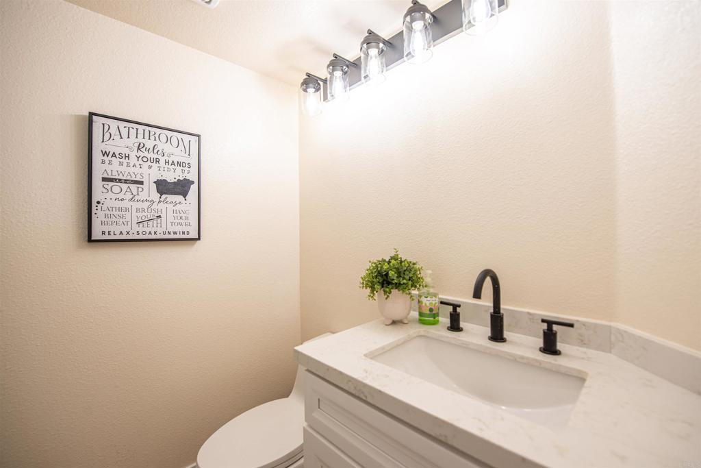 2038 Ridgeline Avenue Vista, CA 92081 - Photo 23 of 41