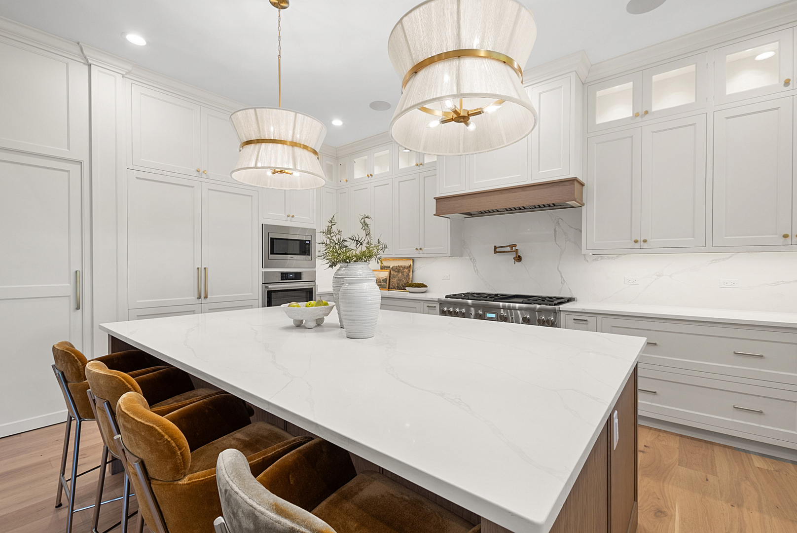 10940 German Church Road La Grange, IL 60525 - Photo 17 of 40 a kitchen with a table a stove and a refrigerator