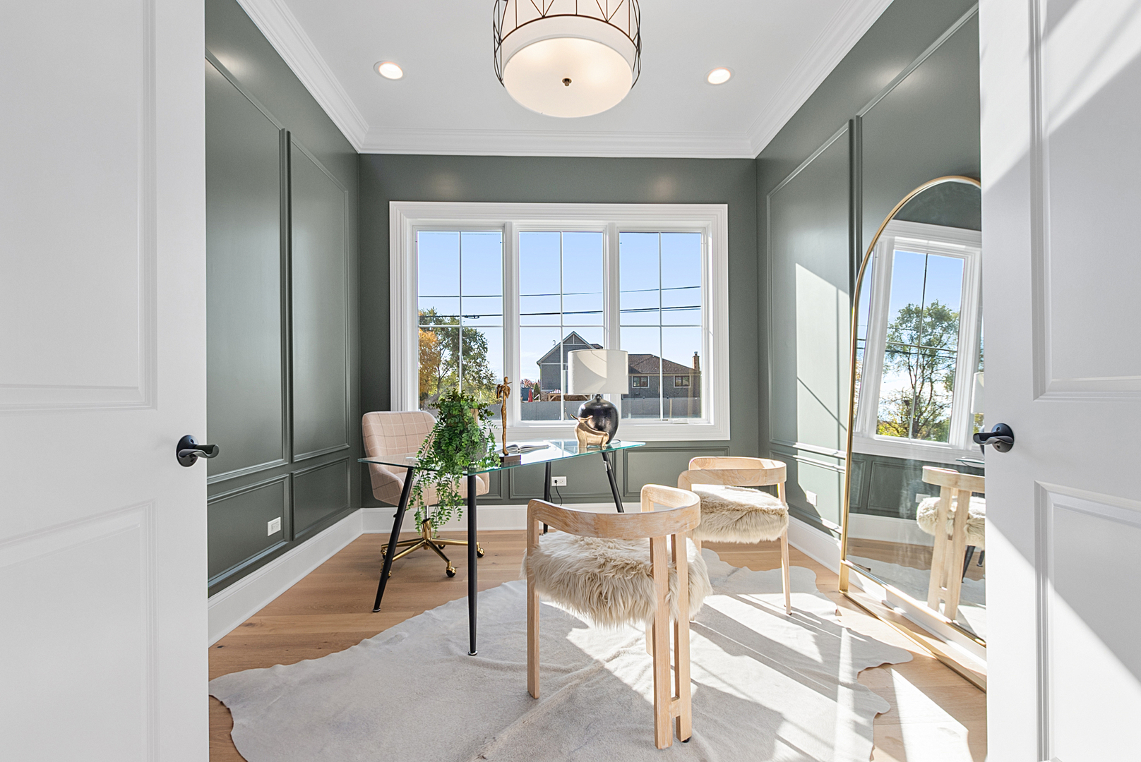 10940 German Church Road La Grange, IL 60525 - Photo 21 of 40 a view of a dining room with furniture window and outside view