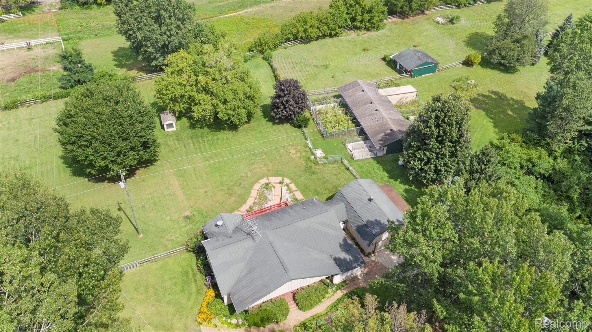 4611 Brophy Road Howell, MI 48855 - Photo 17 of 23 DJI_0444.jpg