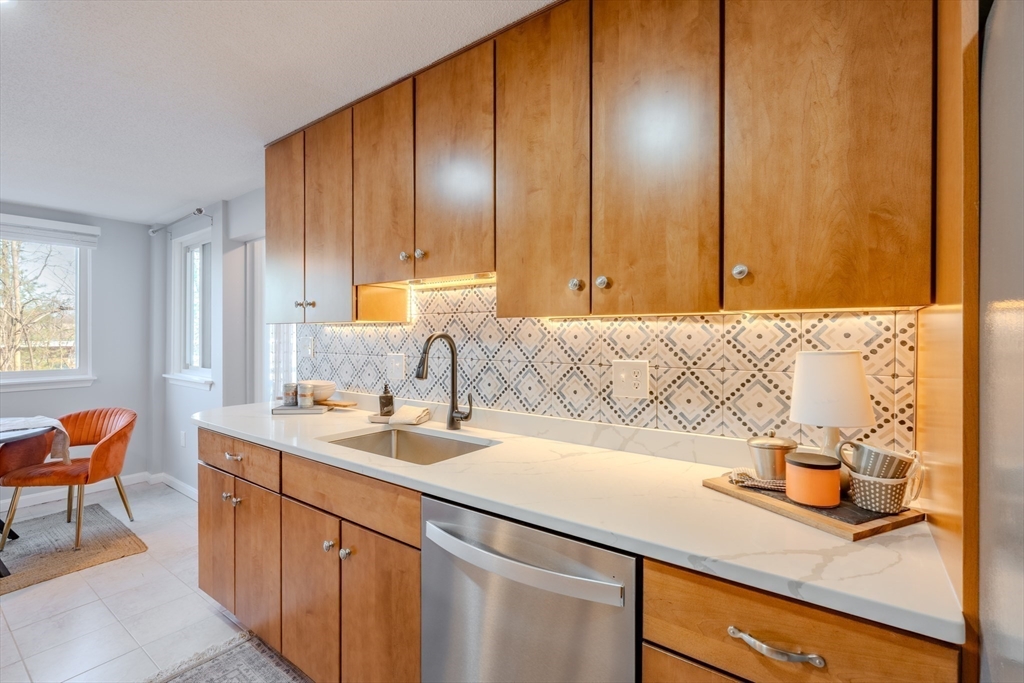 255 North Road, Unit 200 Chelmsford, MA 01824 - Photo 13 of 33