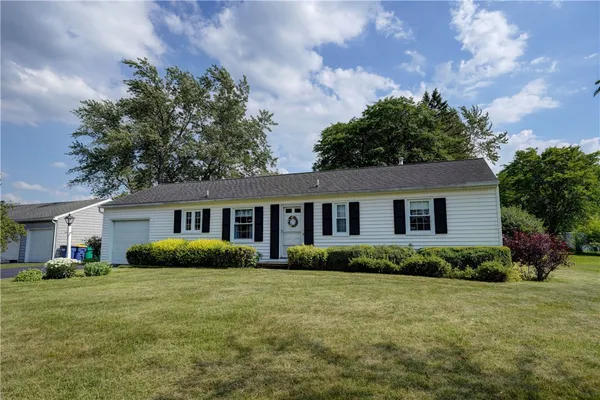$199,900 | 67 Tomahawk Trail, Henrietta, NY 14467