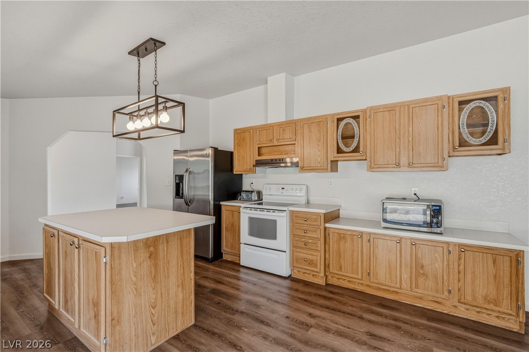1890 West Dyer Road Pahrump, NV 89048 - Photo 34 of 40 This spacious kitchen features ample storage and a functional layout, perfect for daily living and entertaining.