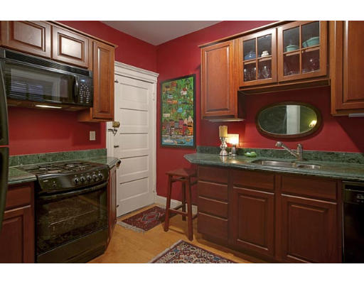 9 Corey Road, Unit 4 Brookline, MA 02445 - Photo 4 of 5