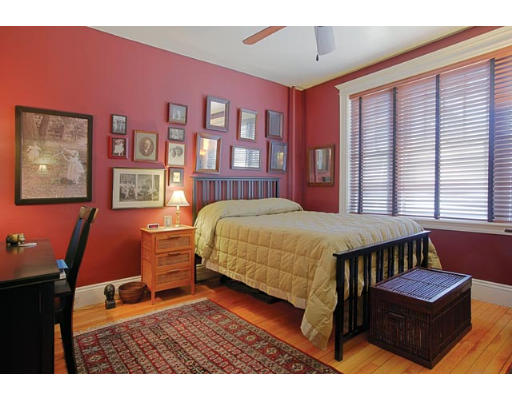 9 Corey Road, Unit 4 Brookline, MA 02445 - Photo 5 of 5