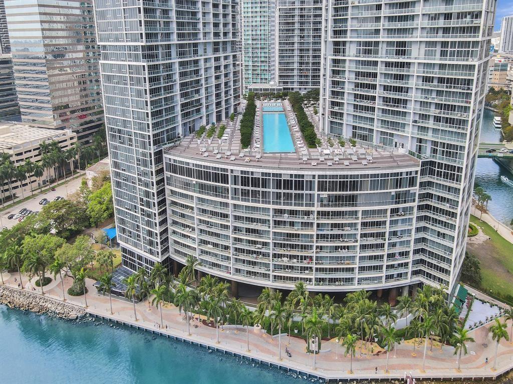 465 Brickell Avenue, Unit 2706 Miami, FL 33131 - Photo 18 of 26 a view of a balcony with a potted plant