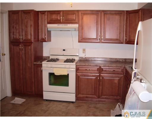 87 Preston Road Colonia, NJ 07067 - Photo 3 of 10 Gallery Image 3