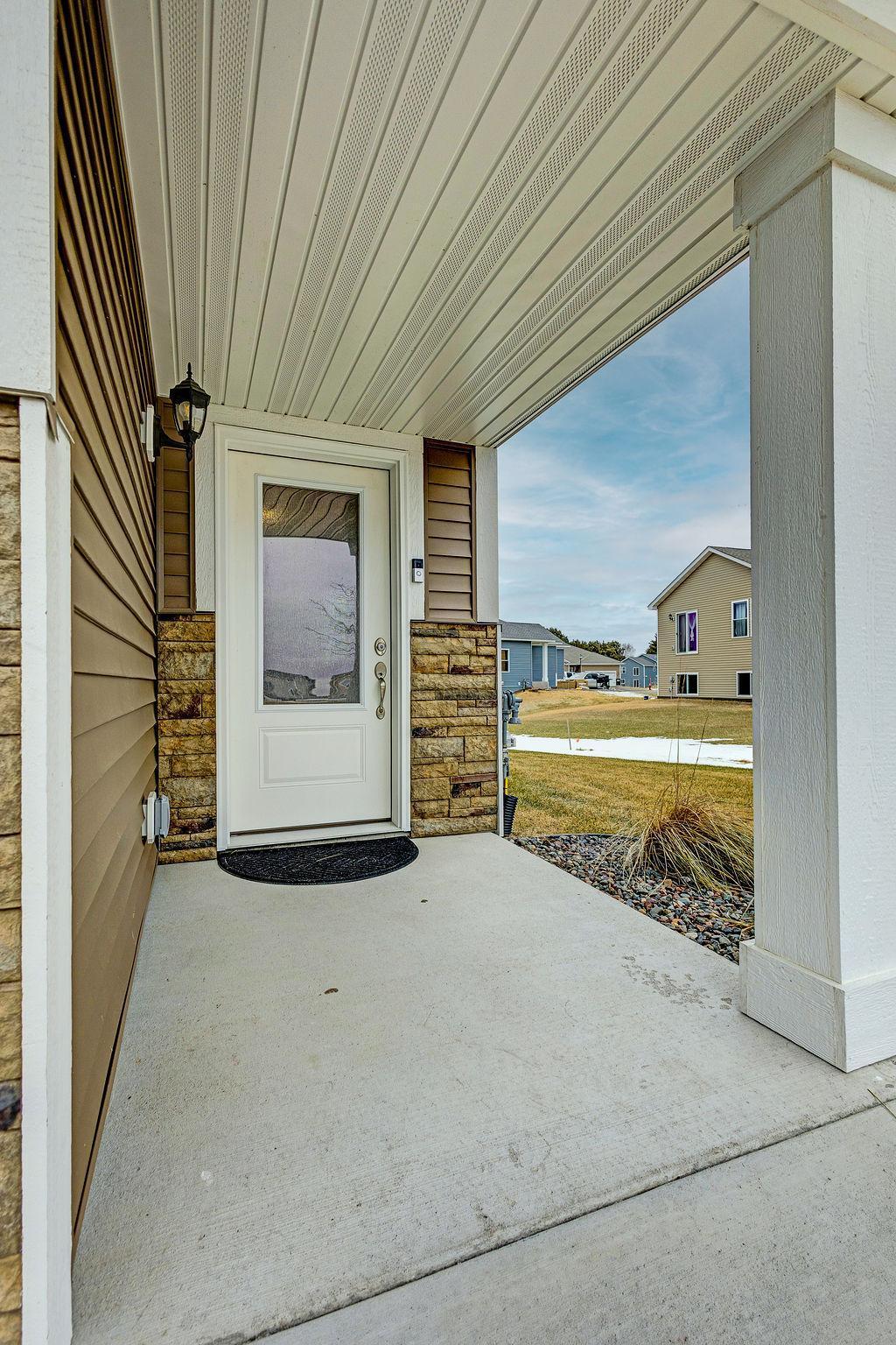 39626 Fallbrook Avenue North Branch, MN 55056 - Photo 2 of 40