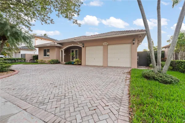 $1,050,000 | 16640 Northwest 86th Court, Miami Lakes, FL 33016