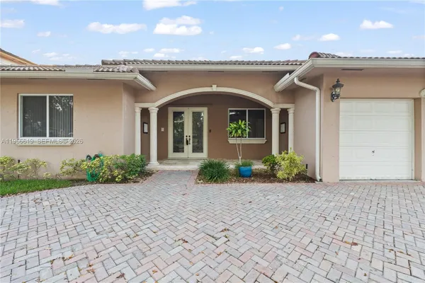 $1,050,000 | 16640 Northwest 86th Court, Miami Lakes, FL 33016