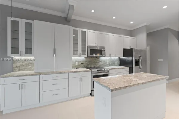 $1,100,000 | 16640 Northwest 86th Court, Miami Lakes, FL 33016