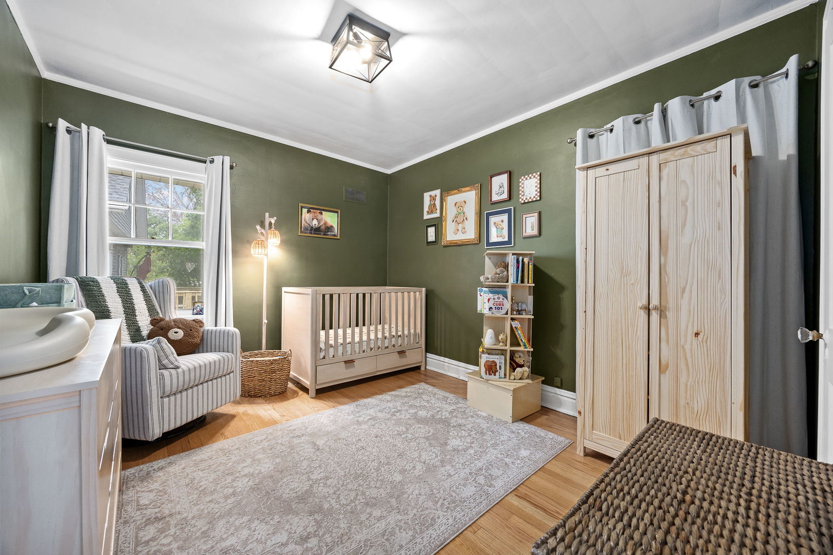 310 Shenstone Road Riverside, IL 60546 - Photo 21 of 47 Gallery Image 21