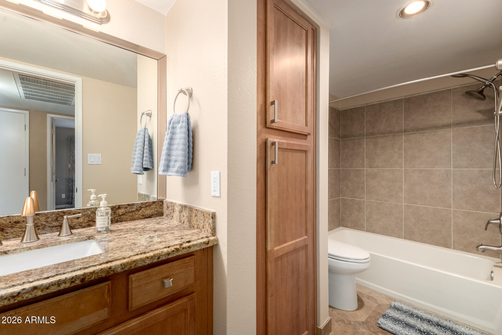 3845 East Greenway Road, Unit 211 Phoenix, AZ 85032 - Photo 21 of 31 20 Greenway 211