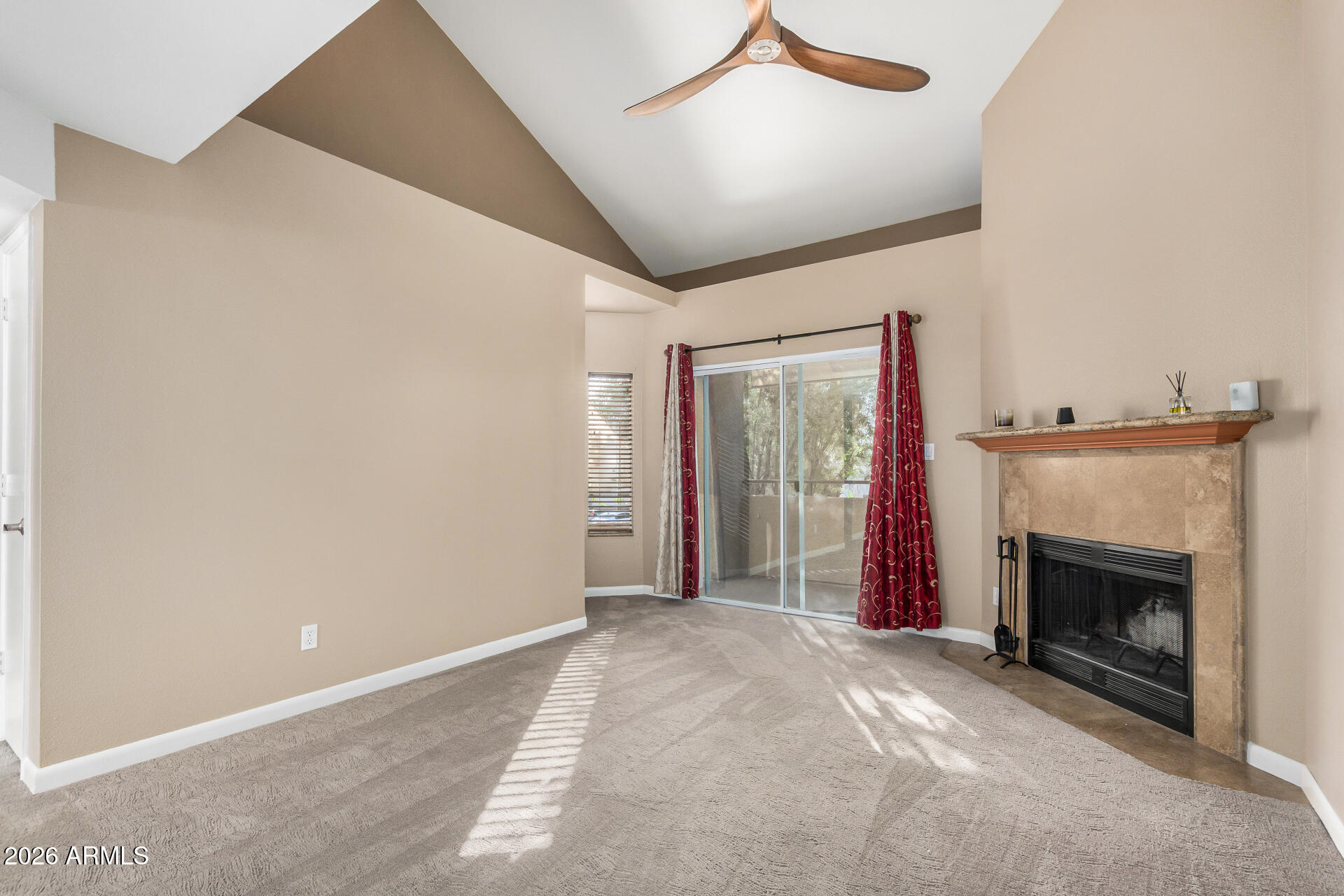 3845 East Greenway Road, Unit 211 Phoenix, AZ 85032 - Photo 3 of 31 03 - Greenway