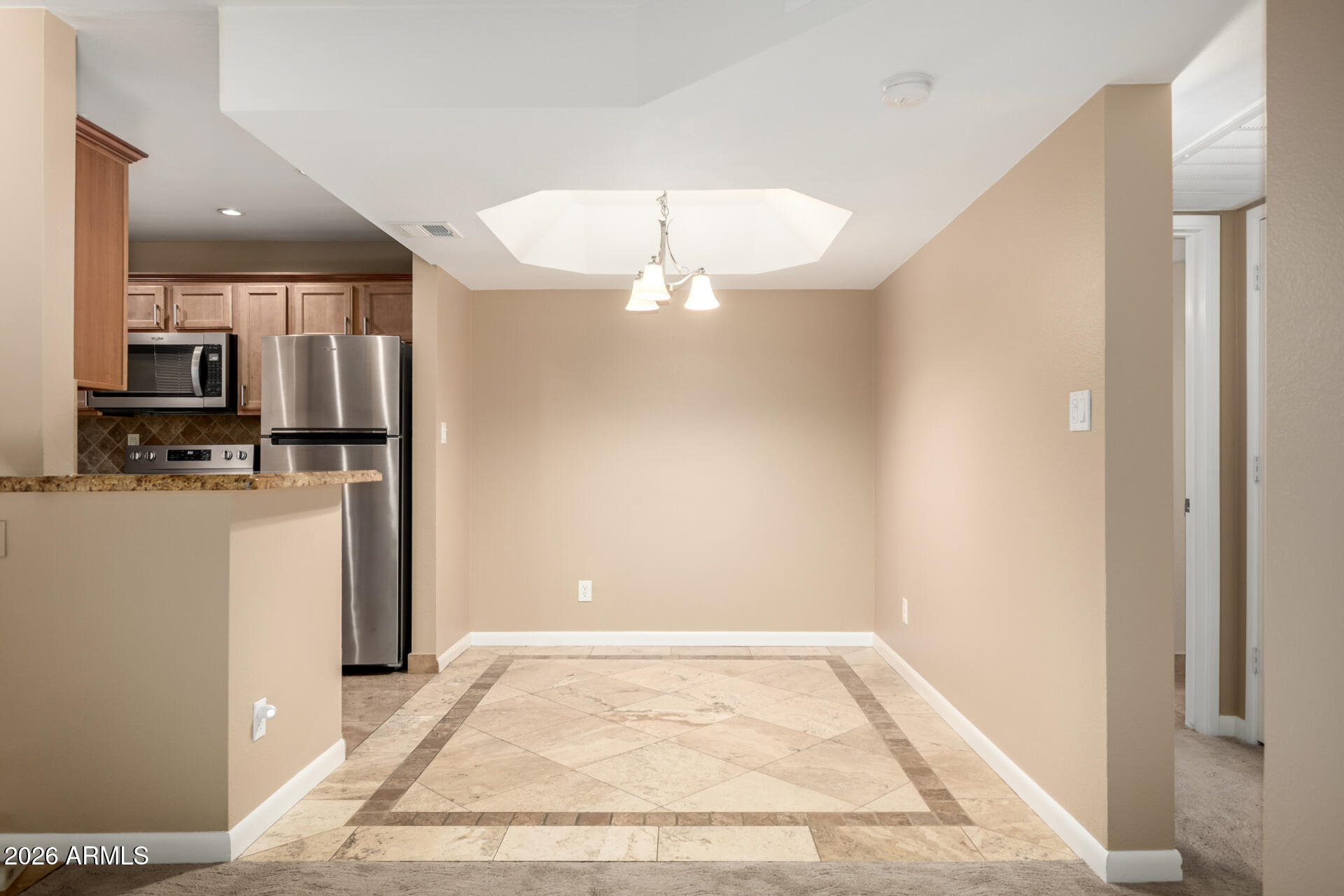 3845 East Greenway Road, Unit 211 Phoenix, AZ 85032 - Photo 5 of 31 07 Greenway 211